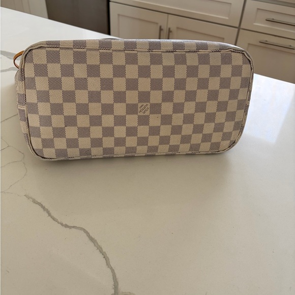 Louis Vuitton Neverfull Beige - Picture 4 of 7